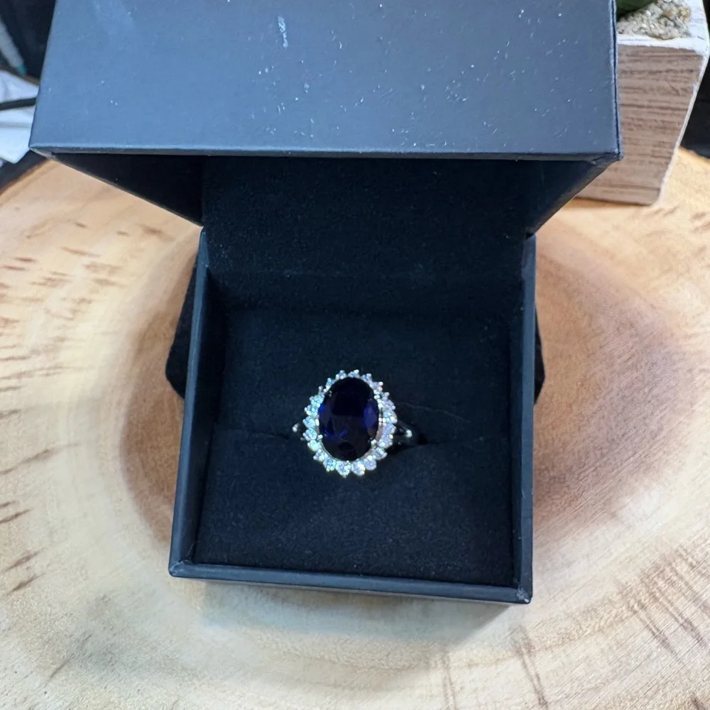 Avon 925 Princess Diana Ring 💙